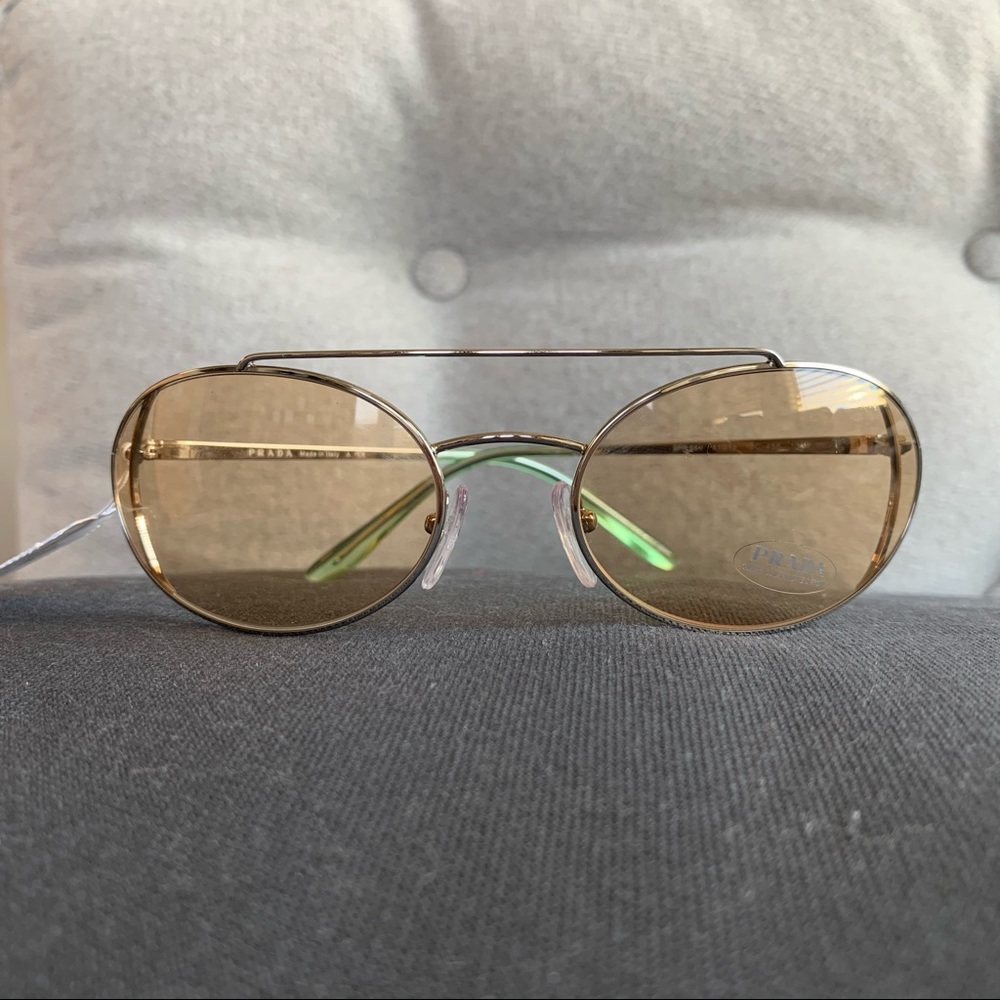Prada Sunglass PR 64Vs